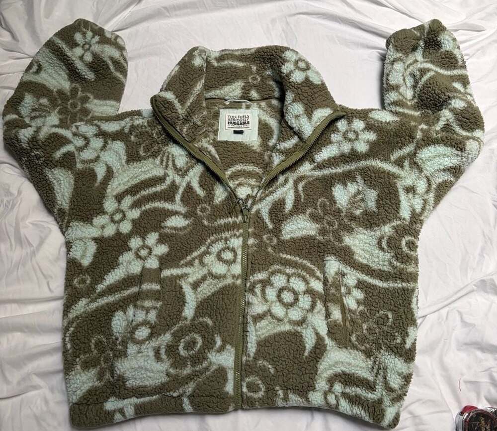 American Eagle Seriously Huggable Zip-Up Sherpa Jacket Floral Green XS/S